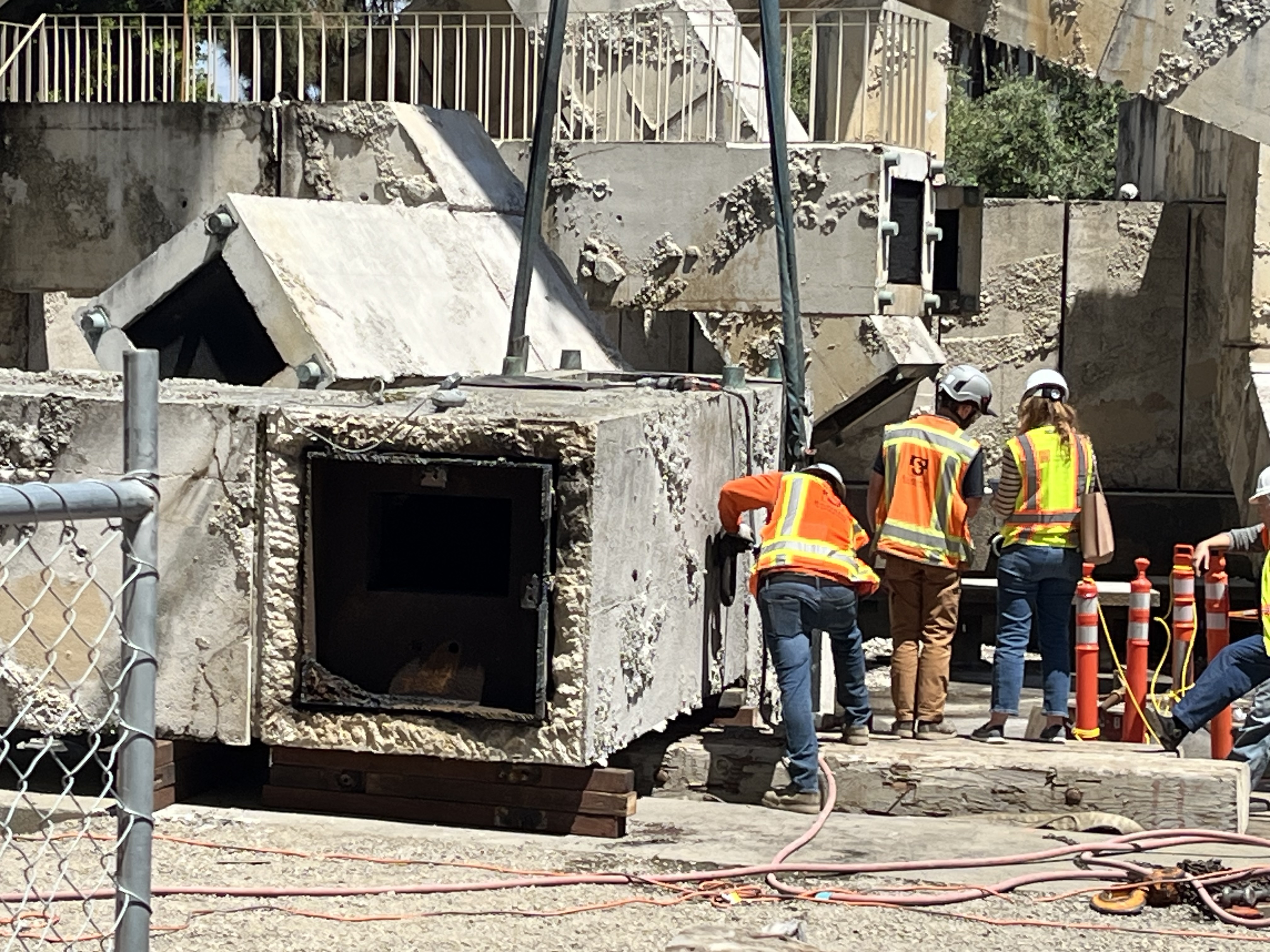 Fire on the Fountain: Vaillancourt was torched during deconstruction