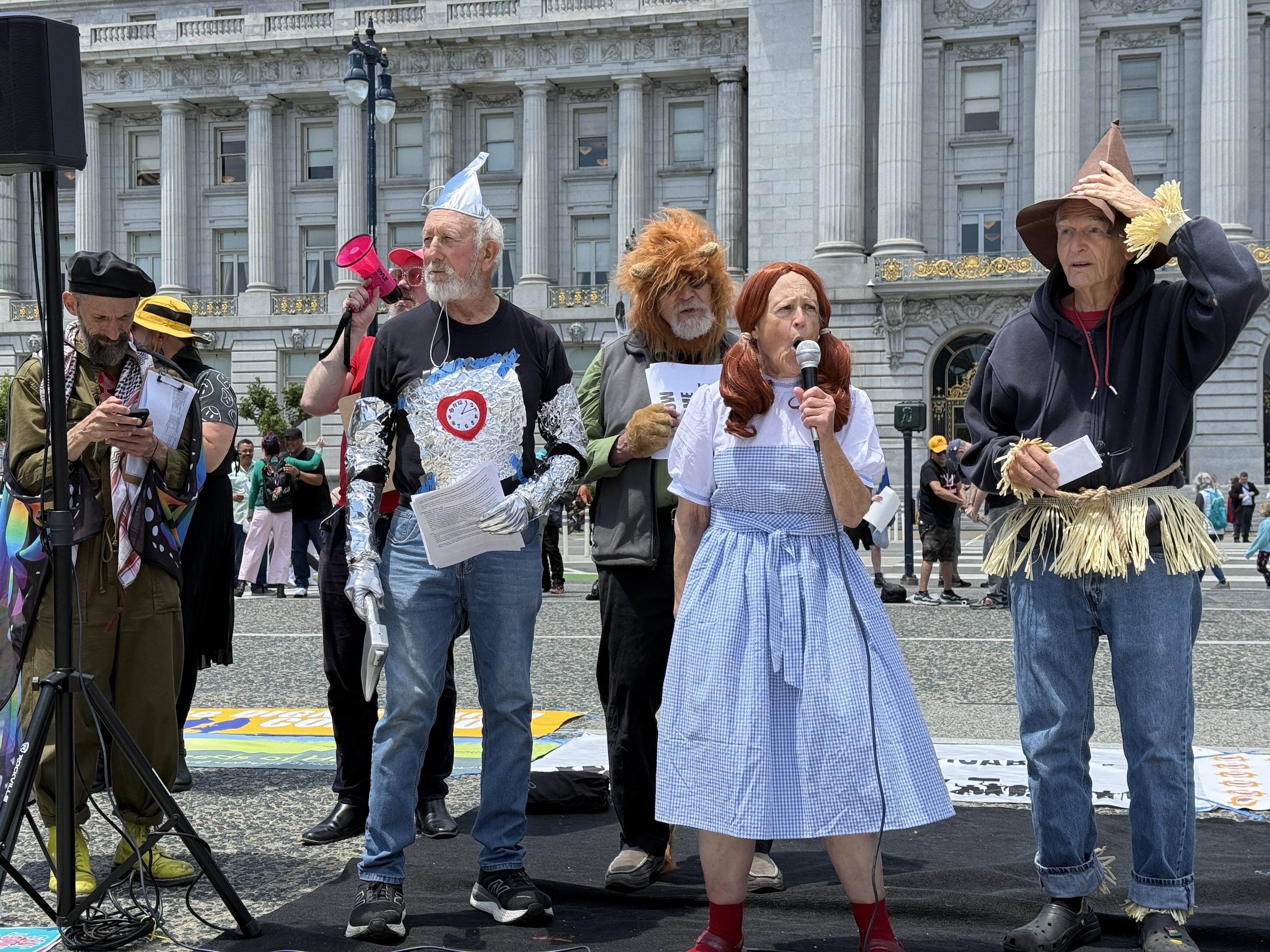 Dressed as ‘Wizard of Oz’ characters, protesters sought an audience with Mayor Lurie